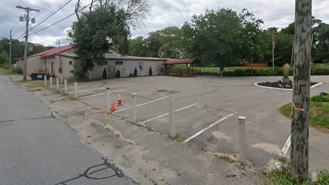 22 Ash Swamp Rd Parking