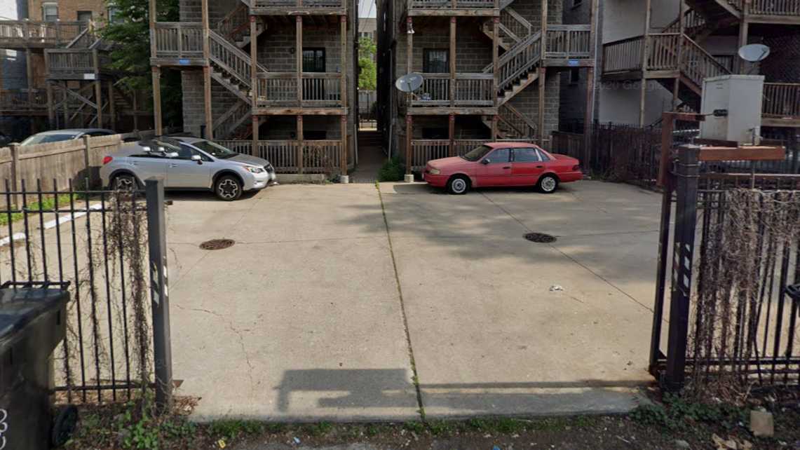 2317 W Harrison St Parking