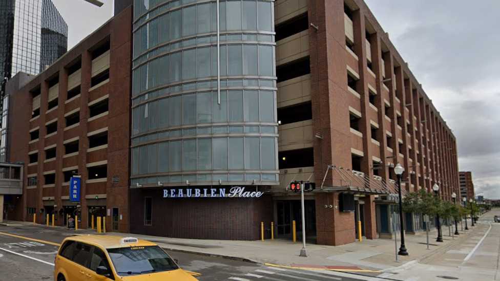 Beaubien Bvld & Atwater St Parking