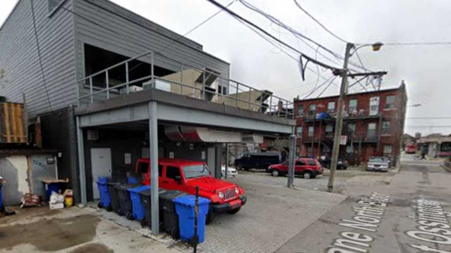 874 Bloor St W Parking