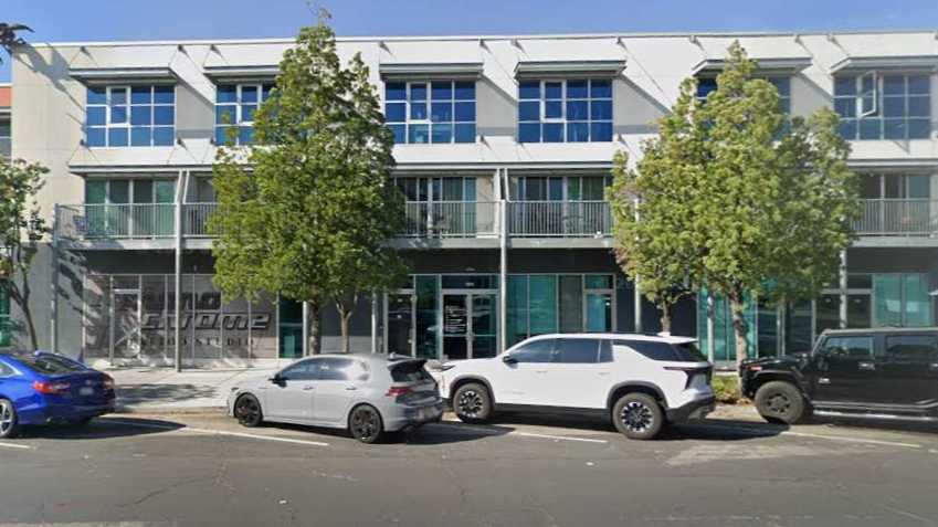 888 E Divisadero St Parking