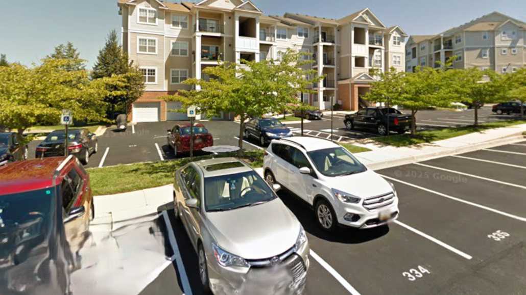 13502 Derry Glen Ct Parking