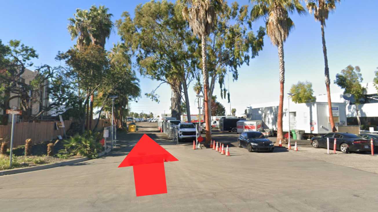 3060 Daimler St Parking