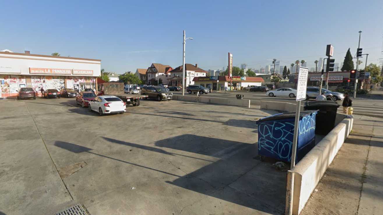 Maple Avenue & East Adams Boulevard Parking