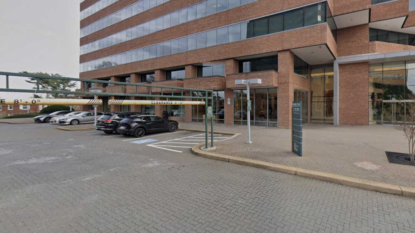 2101 Wilson Blvd Parking