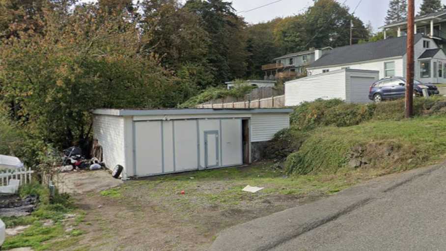 2905 Alder St Parking