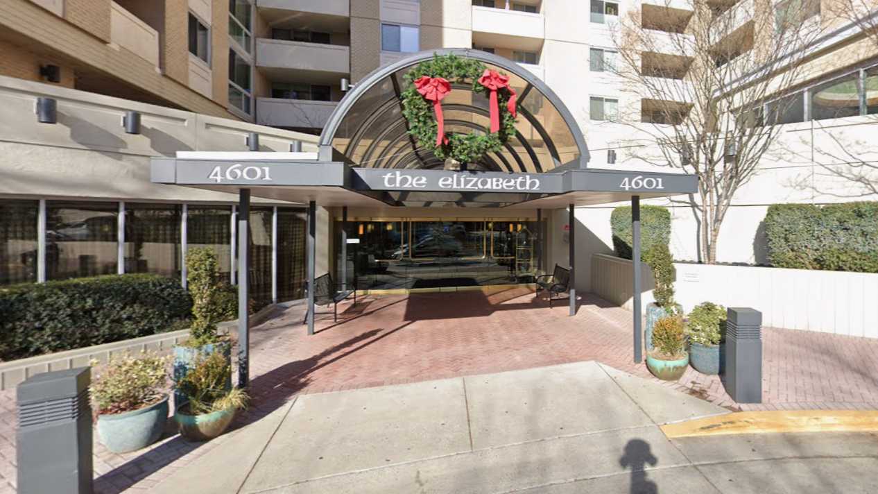 4601 North Park Ave Parking