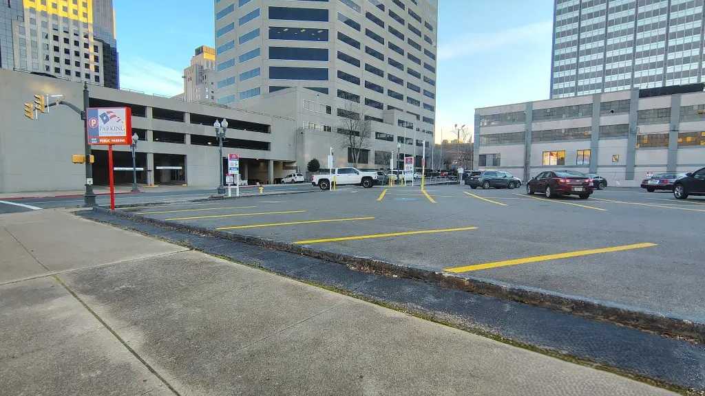 318 Travis St. (322 Market St.) - Lot 1105