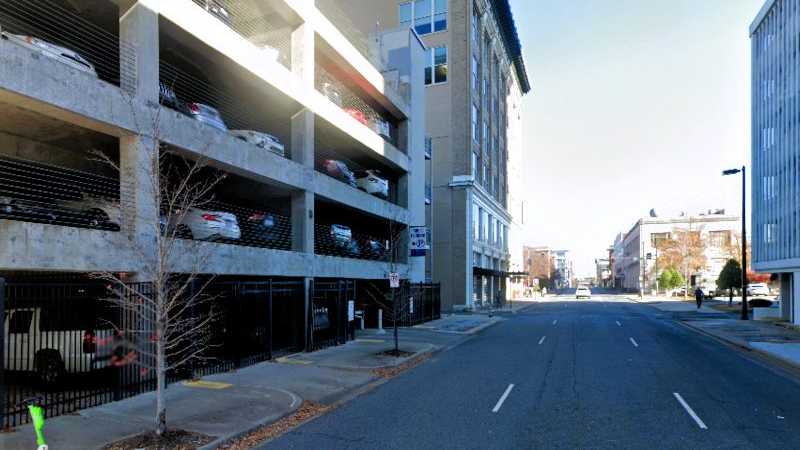 Mann Garage - 124 E. 4th St. Parking