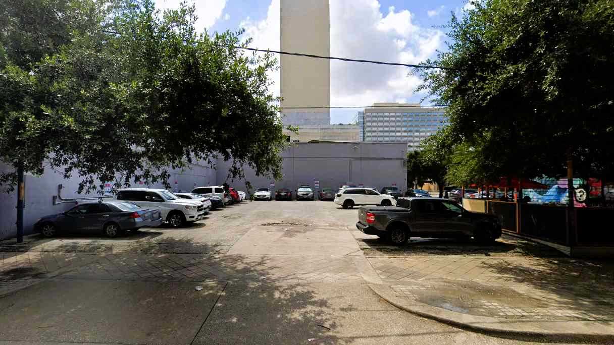 Lot 1525 - 703 St. Joseph Pkwy. Parking