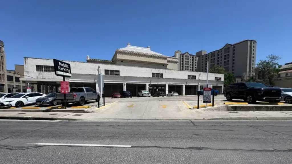 300 Avenue E - Lot 1727