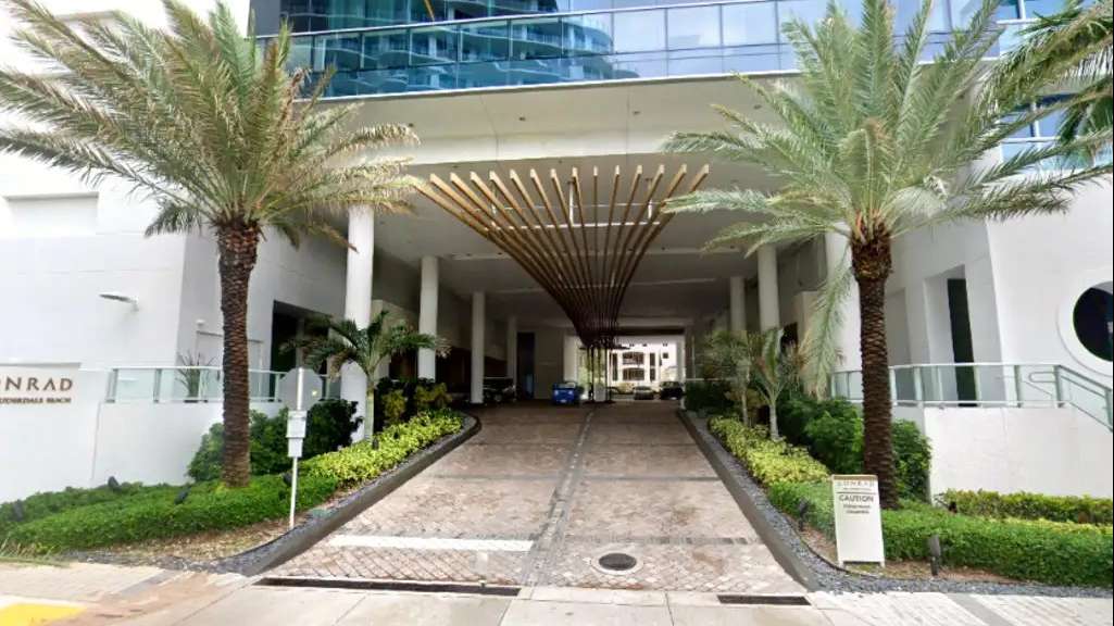 551 N Fort Lauderdale Beach Blvd - Conrad Ft. Parkig