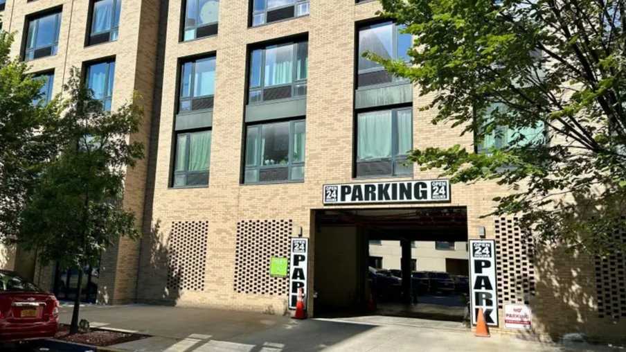Five Star Brooklyn Cruise Parking