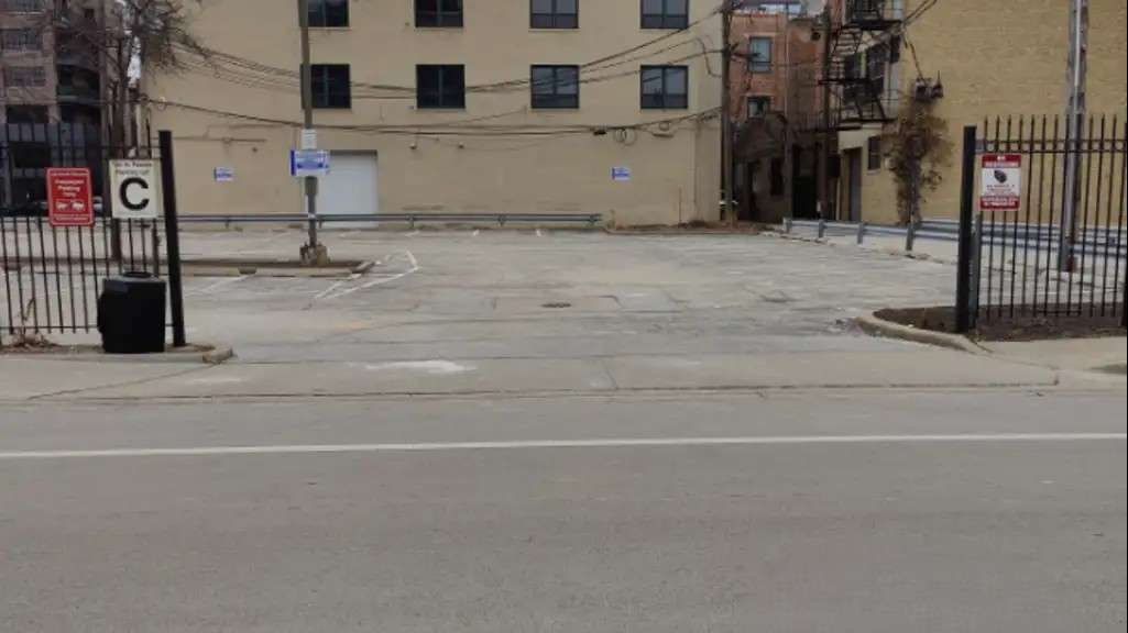 121 N Racine Ave. (120 N Racine Ave.) - Lot C
