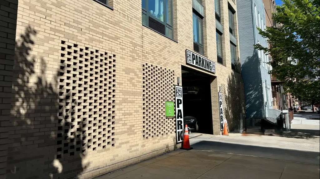 200 Middleton St- Valet Garage