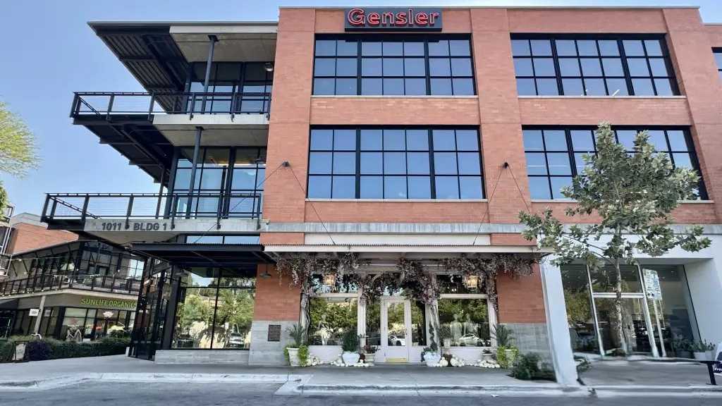 1011 S Congress Ave. - Music Lane Parking Garage