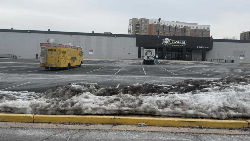 (M) 680 RHODE ISLAND - P2426 LOT