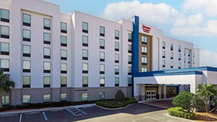 Hampton Inn & Suites PIE Airport Parking
