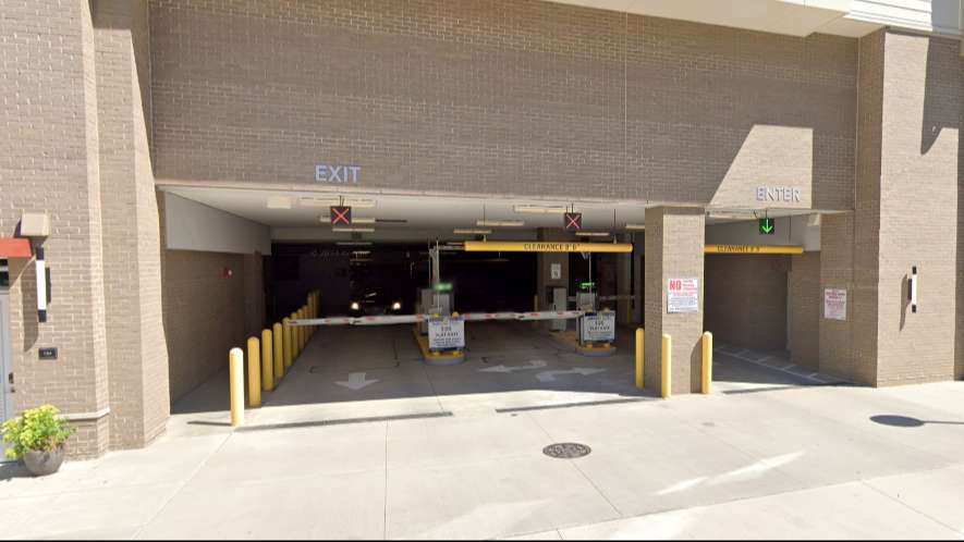 226 E 9th St Ellis Garage