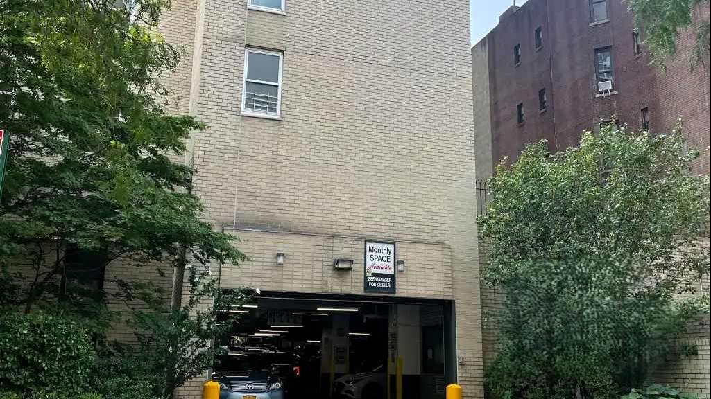 1675 York Ave Garage