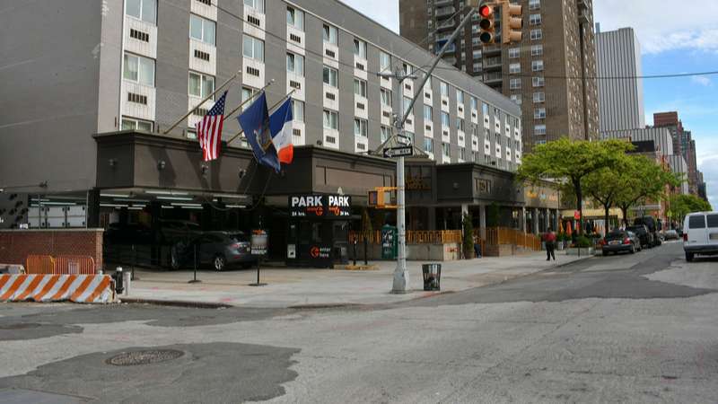 Icon Parking Garage (721 - 735 10th Ave.- Primary Parking) Manhattan Cruise Parking