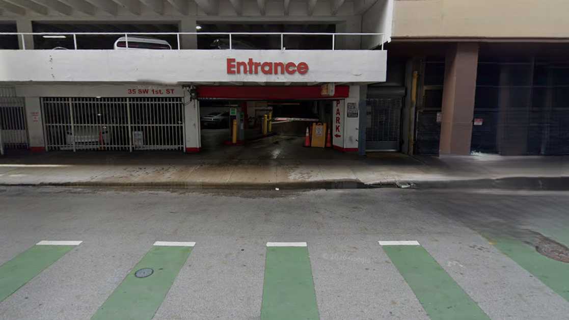 35 SW 1st St Garage