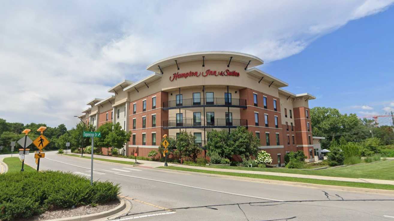 Hampton inn - 160 Tapawingo Dr Parking