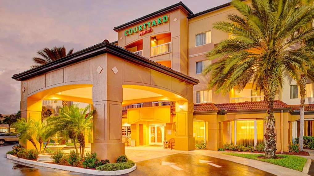 Courtyard by Marriott PBI Airport Parking