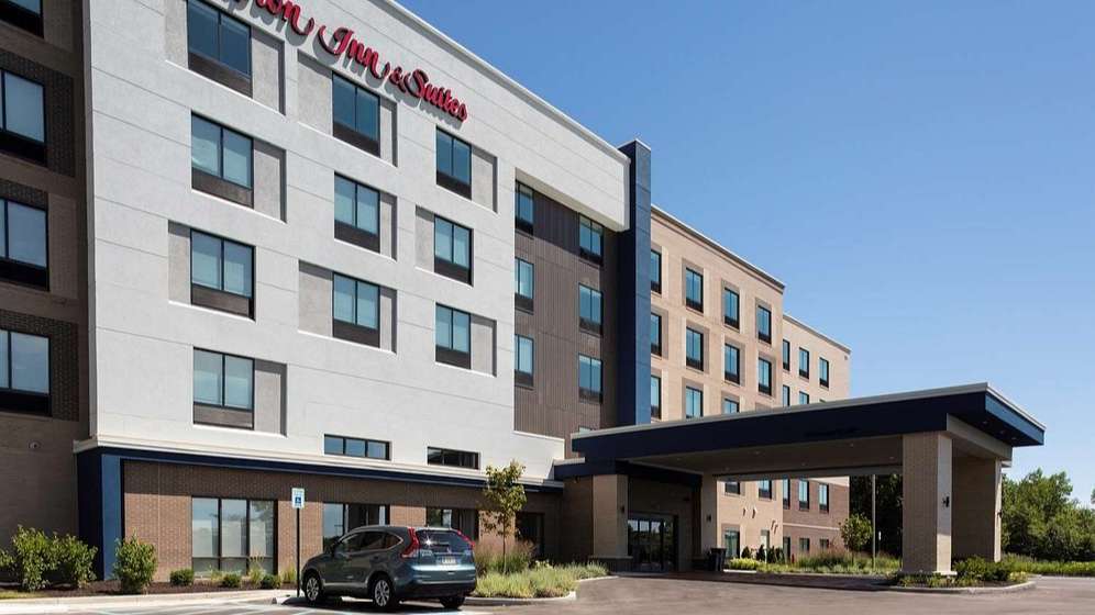 Hampton Inn & Suites Avon IND Airport Parking
