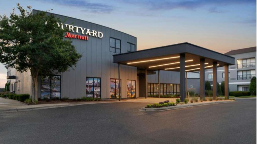 Courtyard by Marriott CLT Airport Parking