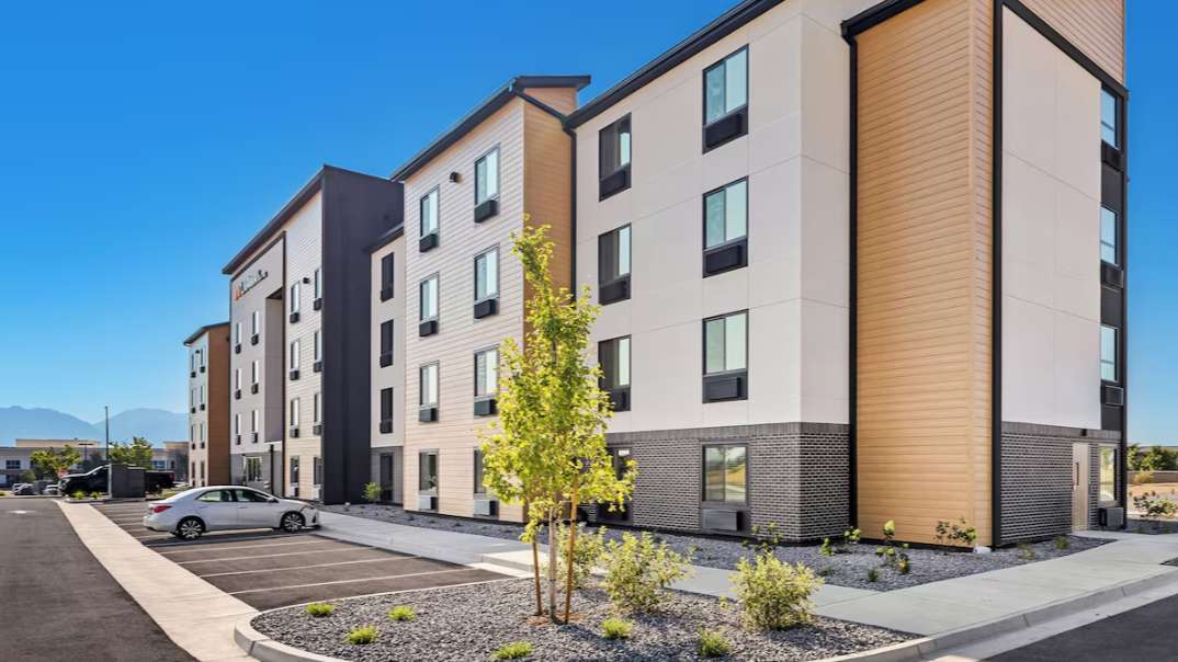 LivAway Suites SEA Airport Parking