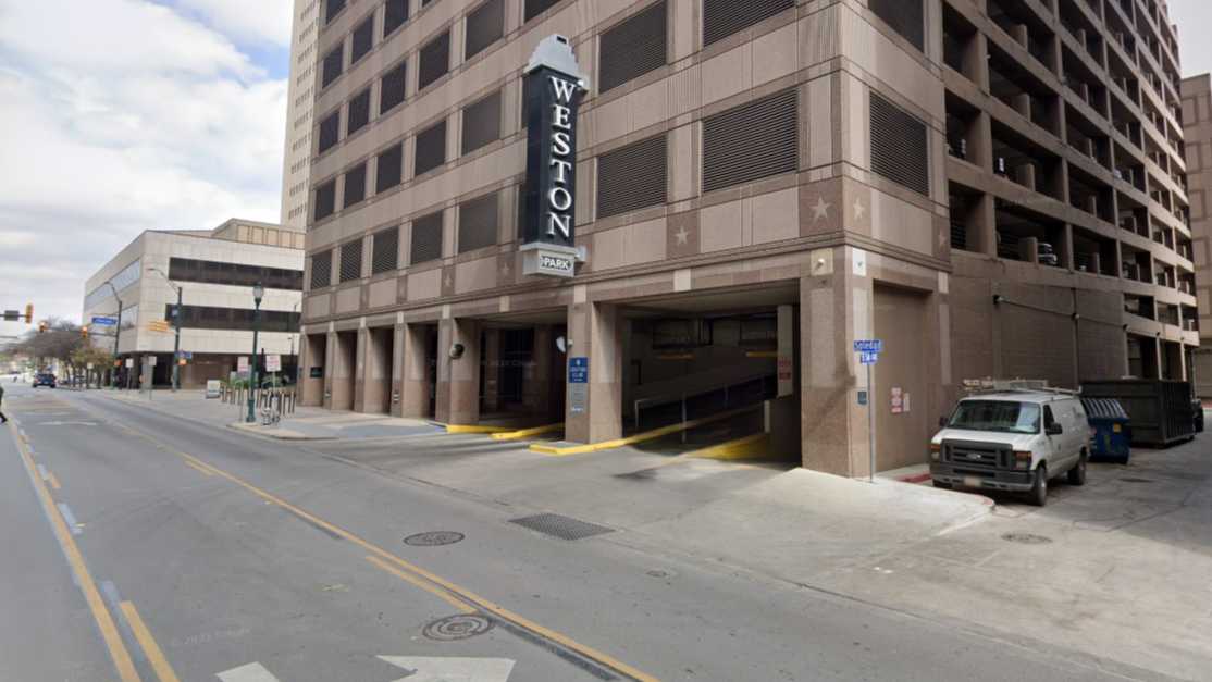 305 Soledad St - Weston Centre Garage