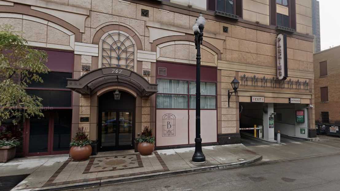 The Bernardin Self Park - 747 N Wabash Parking