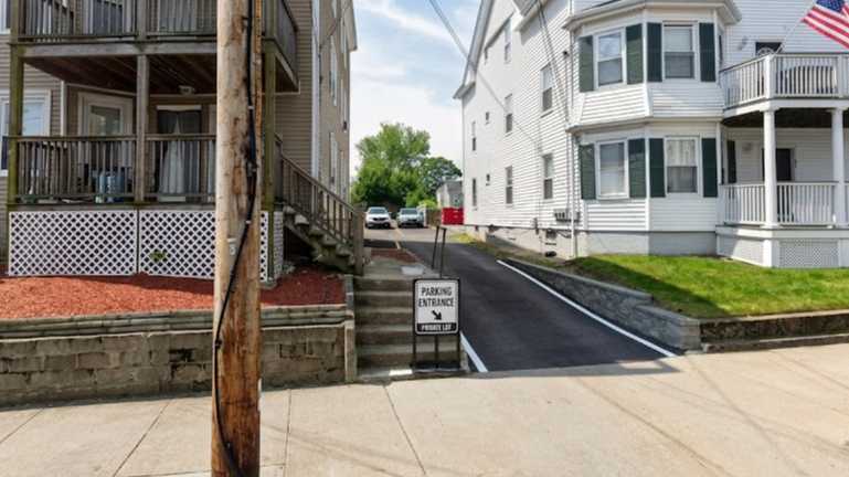 16 Eaton St Parking
