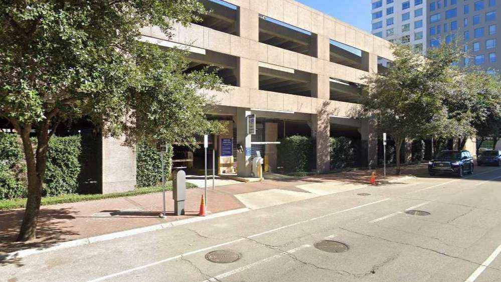 Premium Parking P199 Port of New Orleans Cruise Parking