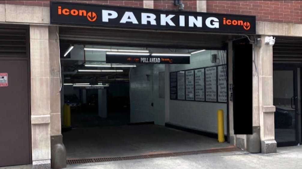 Icon Parking Garage (520 W 43rd St) Port of Manhattan Cruise Parking
