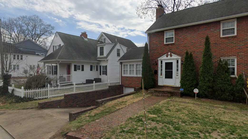 904 22nd St S Parking