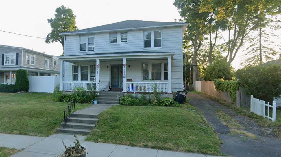 795 Lancaster St Parking