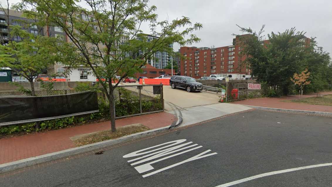 900 2nd Street NW Parking