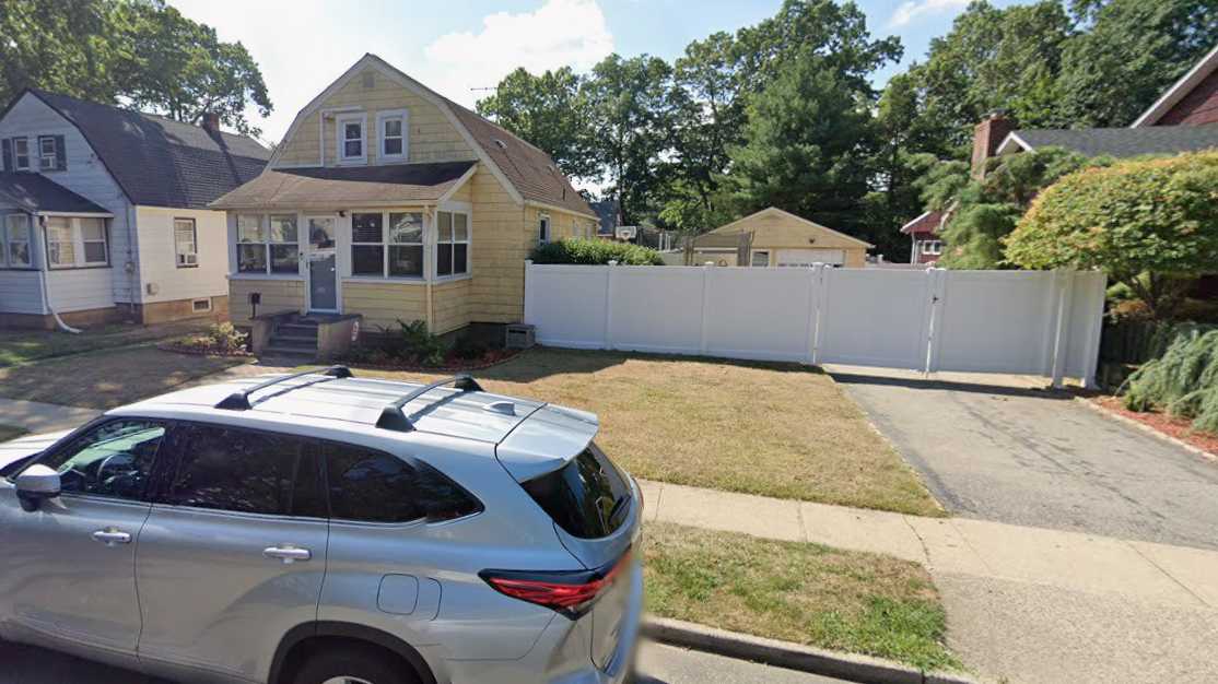 640 Wadleigh Avenue Parking