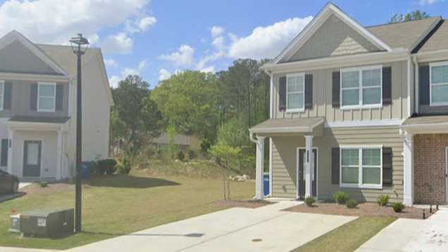 6093 Mallory Ridge Parking
