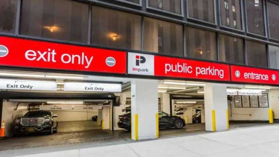 Impark (211 W 56th St) Port of Manhattan Cruise Parking