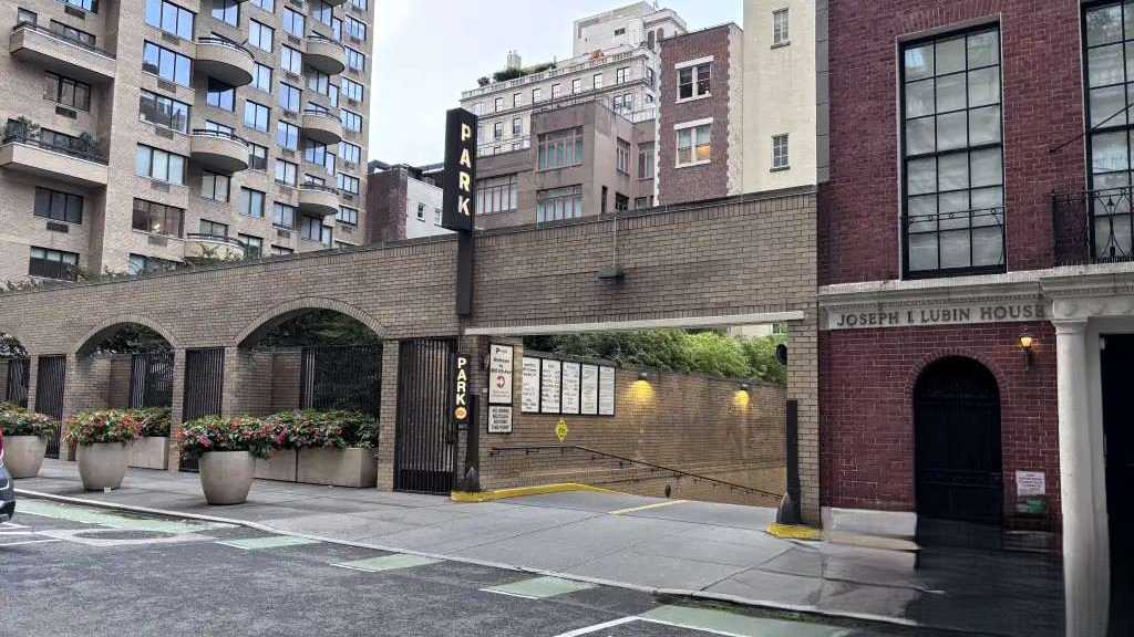 11 E. 61st St_800 LLC Garage
