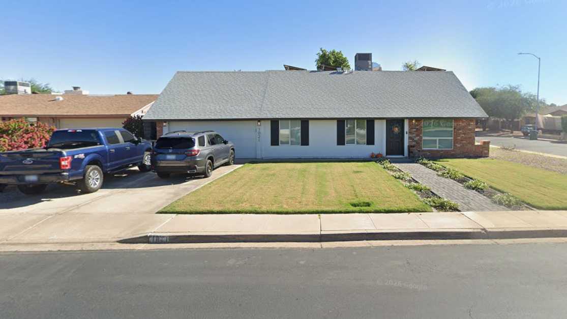 1021 S Almar Cir Parking