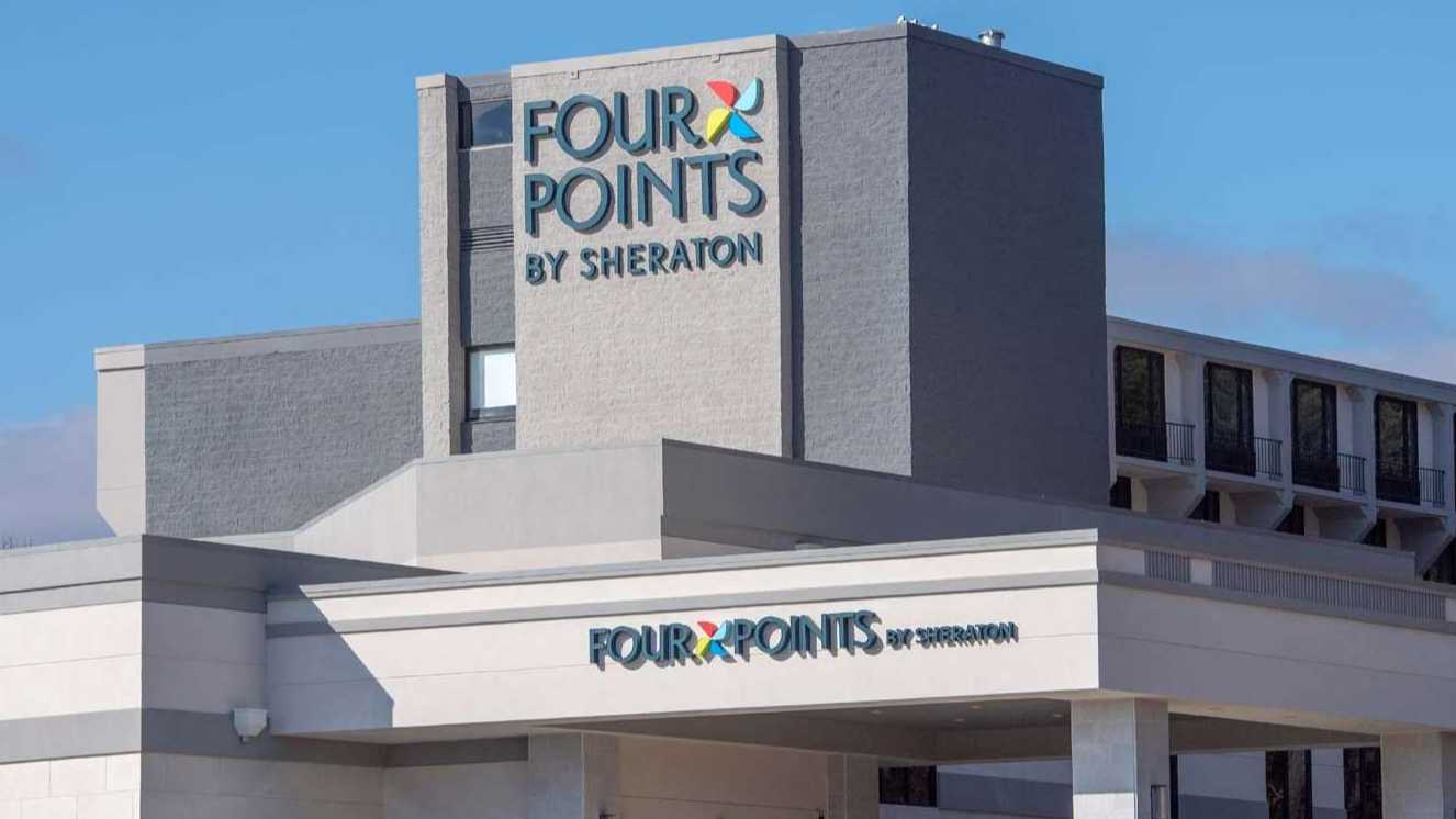 3520 North Desert Dr-Four Points by Sheraton Atlanta Airport Parking