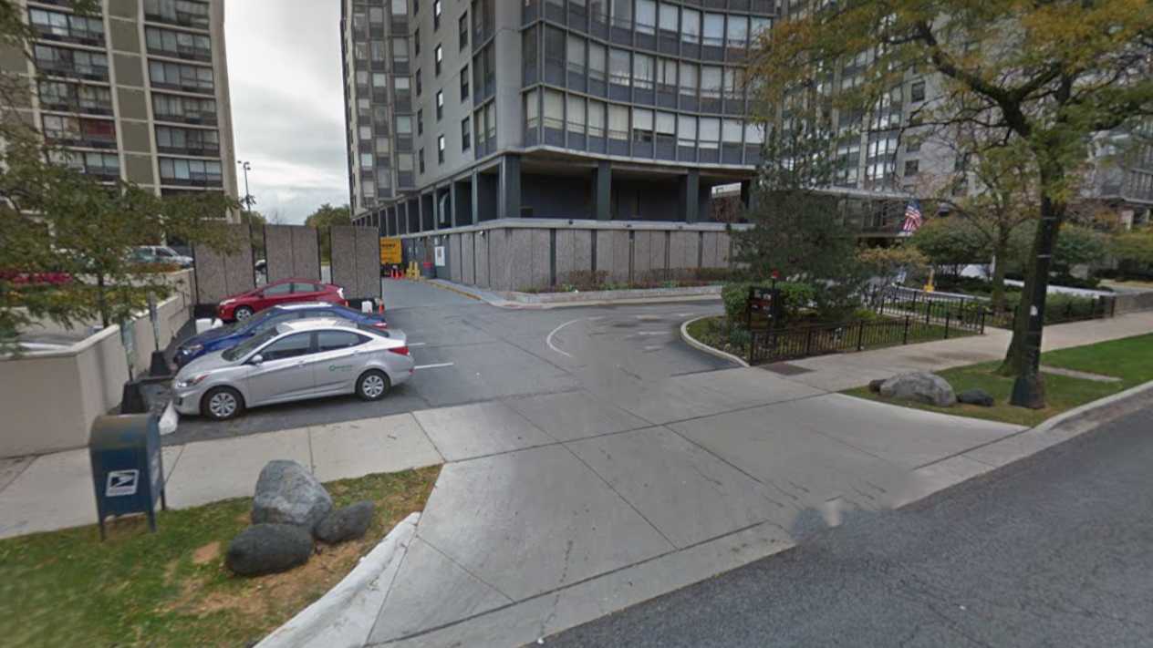 (M) HOLLYWOOD TOWERS GARAGE - 5701 North Sheridan Rd