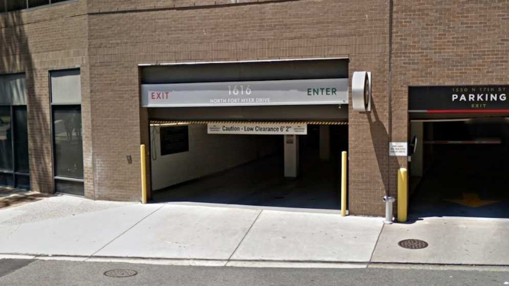 1616 N fort Myer Dr Parking