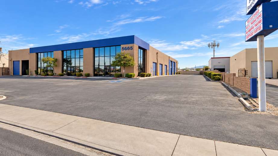 Wholesale Builders Supply Lot