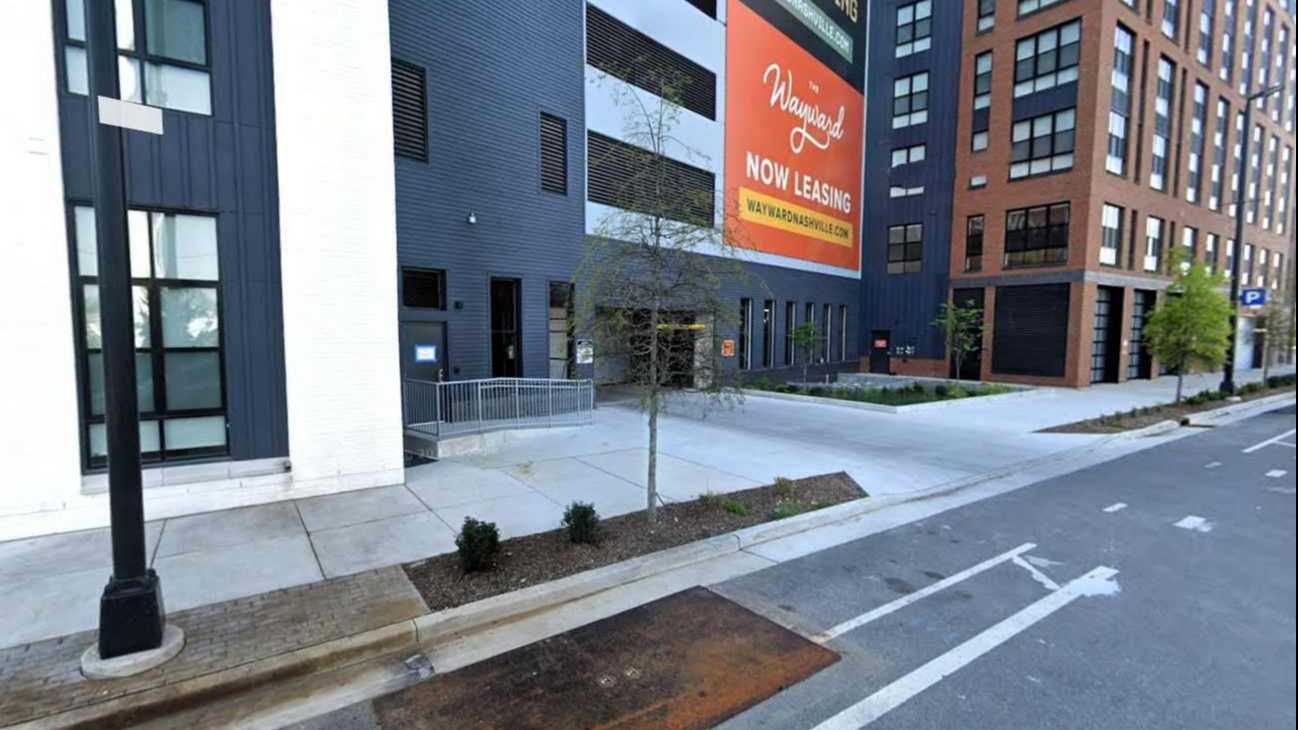 (M) RIVER NORTH - WAYWARD GARAGE