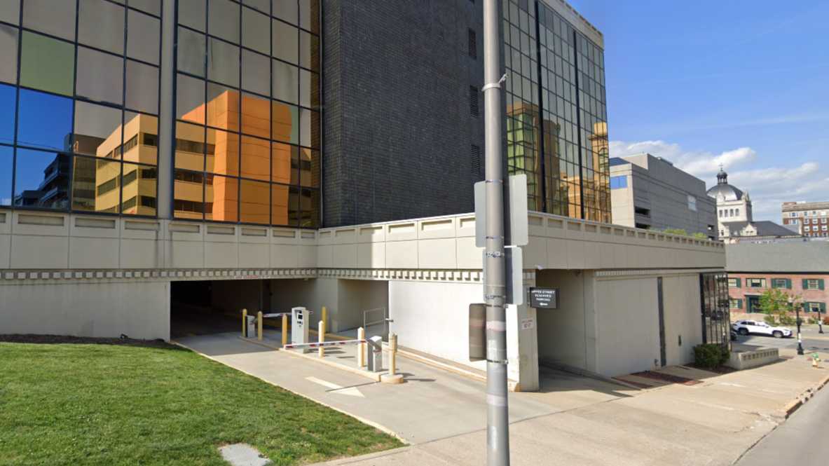 Trust Bank Garage - 200 West Vine St